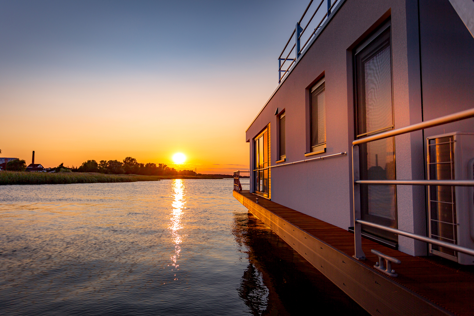 hausboot kaufen wohnboot hausbooturlaub